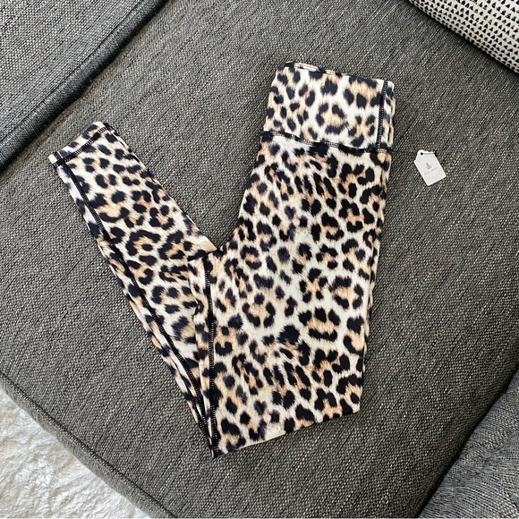 Animal print high waisted leggings small NWT - Picture 4 of 15